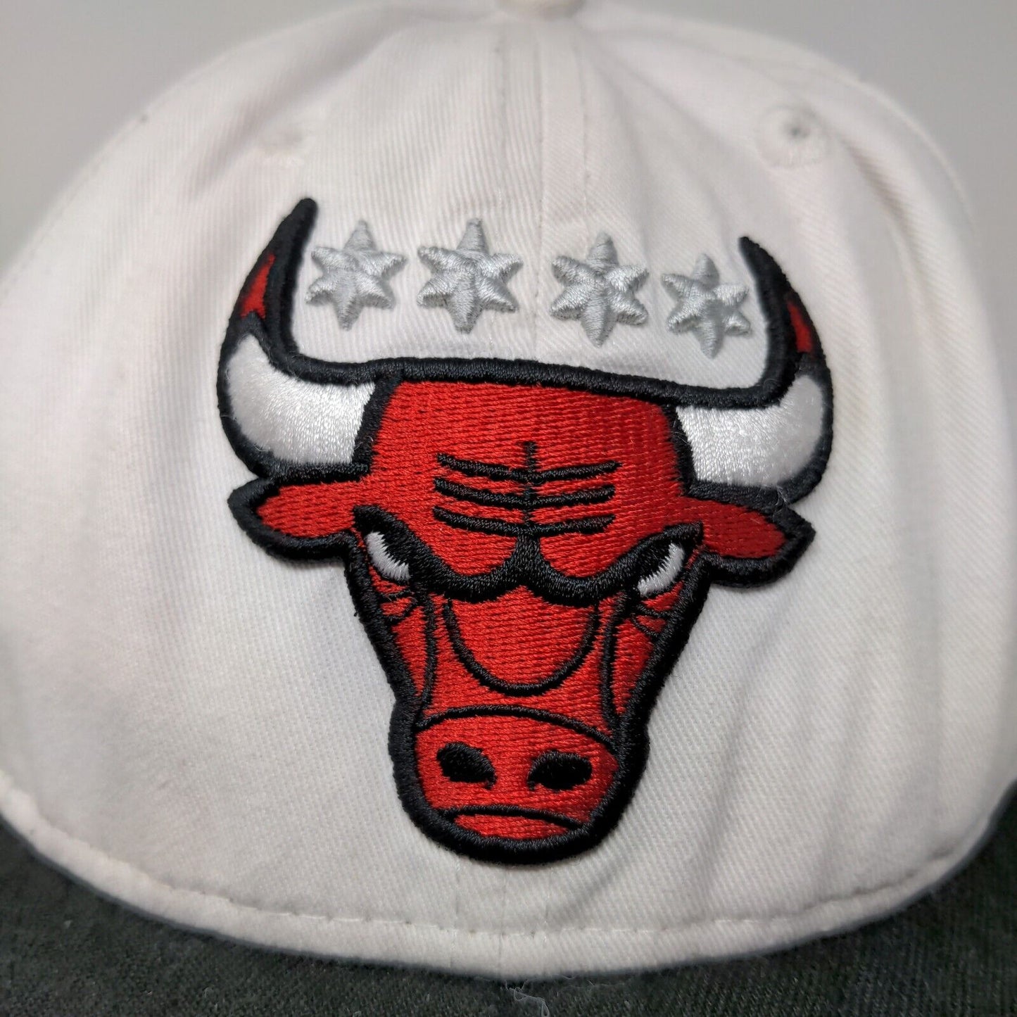 New Era Men's NBA Chicago Bulls Fitted Hat White Black Size 7 3/8 Embroidered