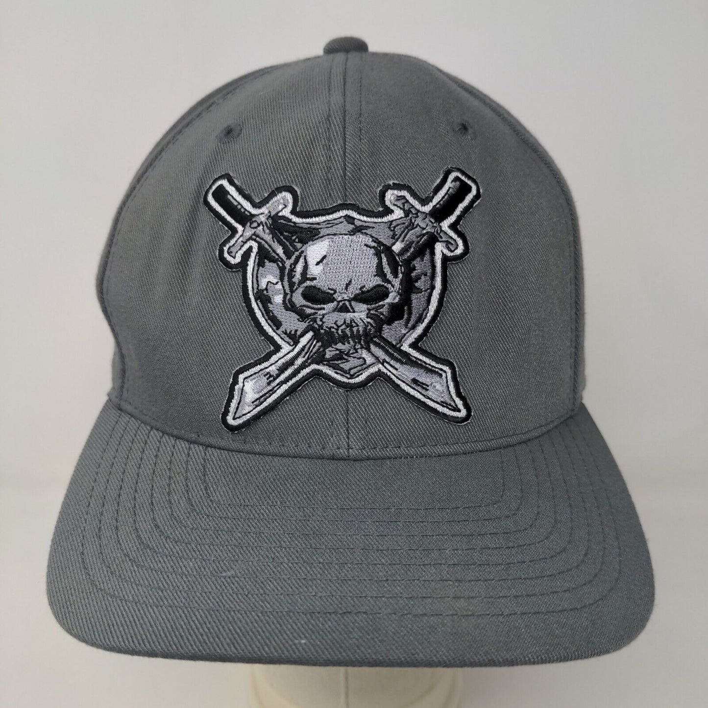 Yupoong Mens Strapback Hat Gray Adjustable Embroidered Pirate Skull Cross Swords