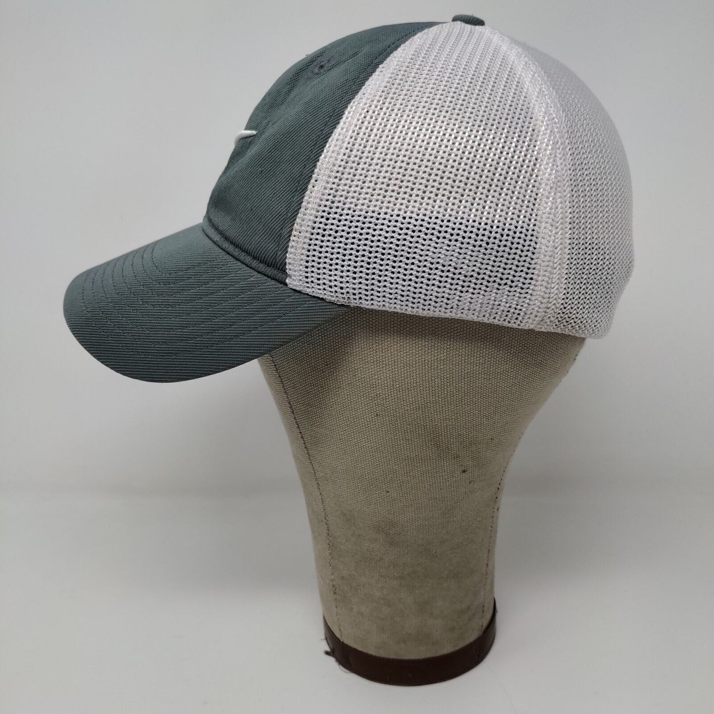 Nike Golf Hat Gray White Size S/M Mesh Back Embroidered Swoosh Logo