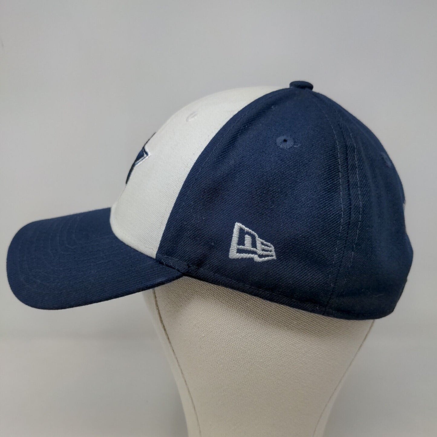 New Era 9Forty Men's Strapback Hat Blue White Dallas Cowboys Embroidered