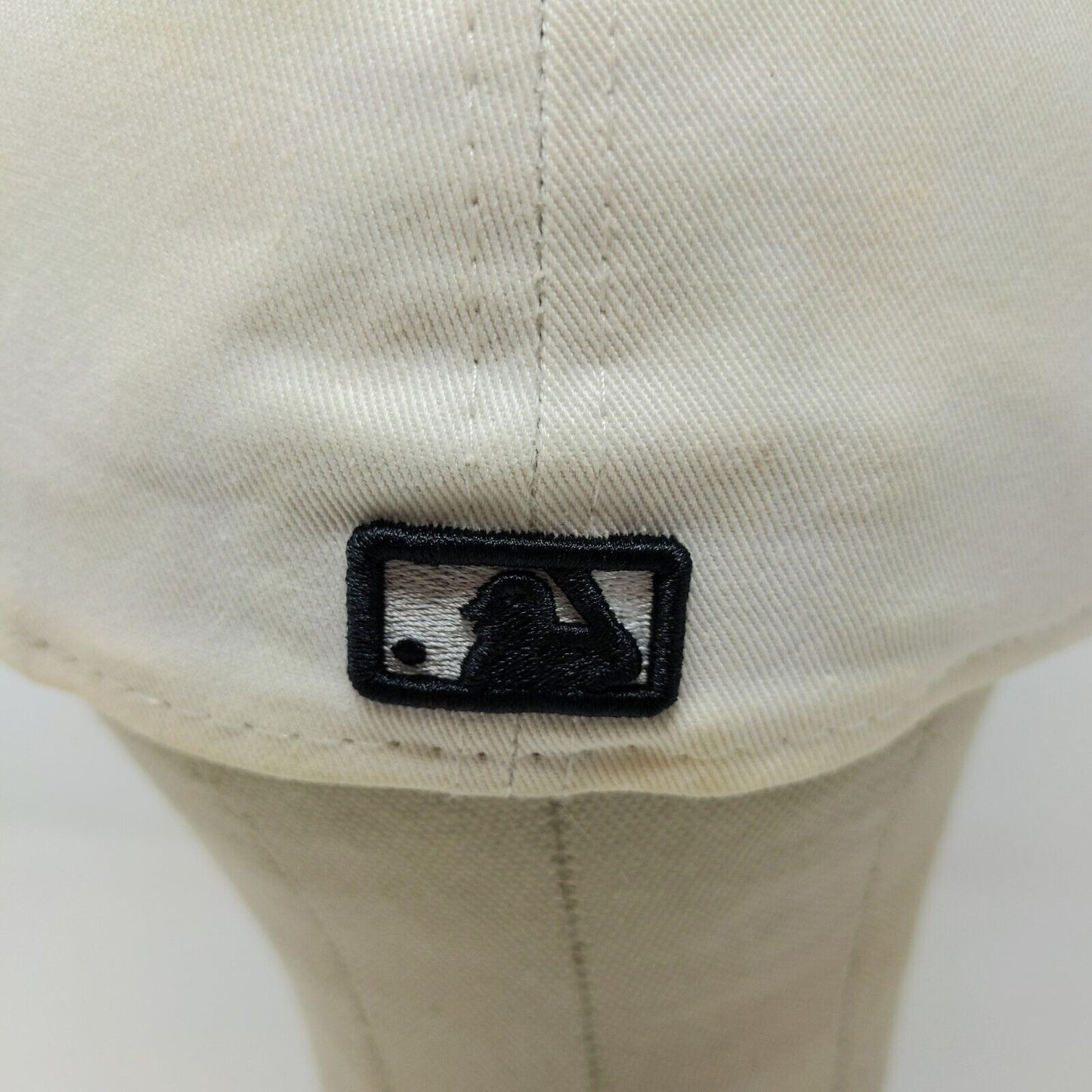 New Era Men's MLB New York Yankees Fitted Hat White Size 7 3/8 Distressed