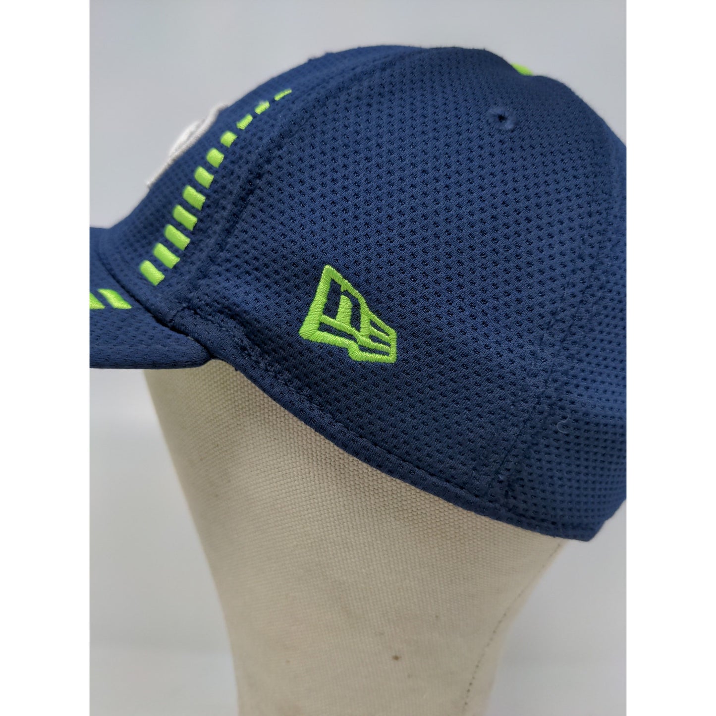 NFL New Era 39Thirty Seattle Seahawks Hat Size M-L Blue Embroidered Logo