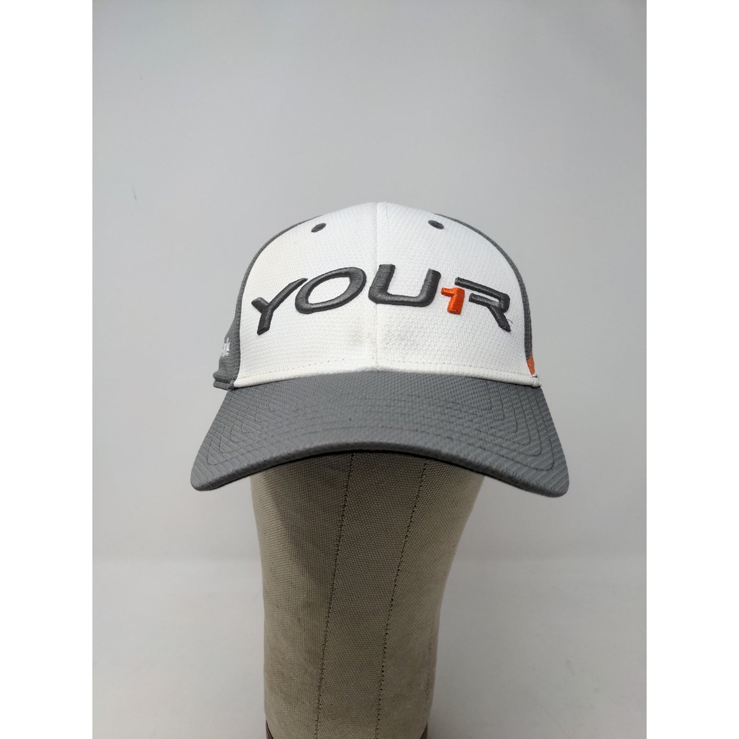 Taylormade Your1 1R OSFA Slideback Golf Hat White & Gray Slideback