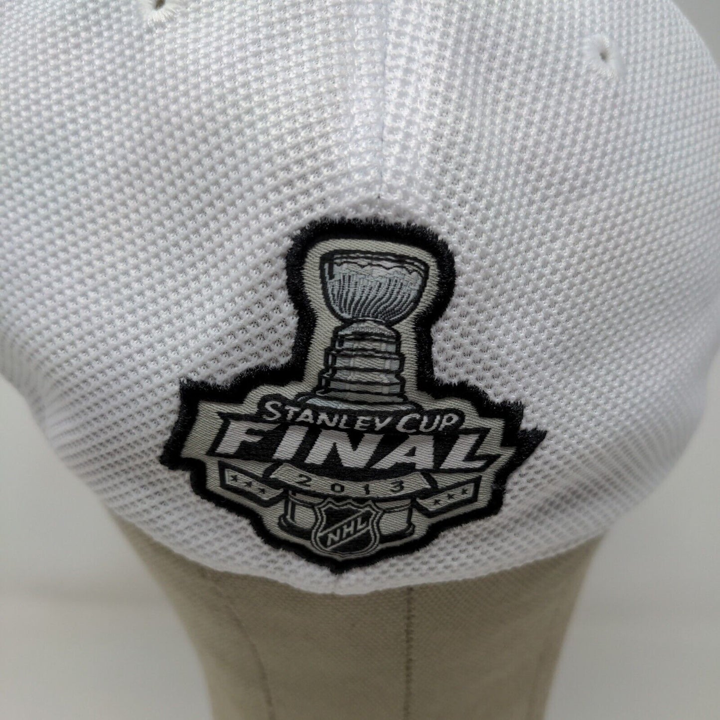 Reebok Center Ice Mens Hat Chicago Blackhawks 2013 Stanley Cup White OSFA