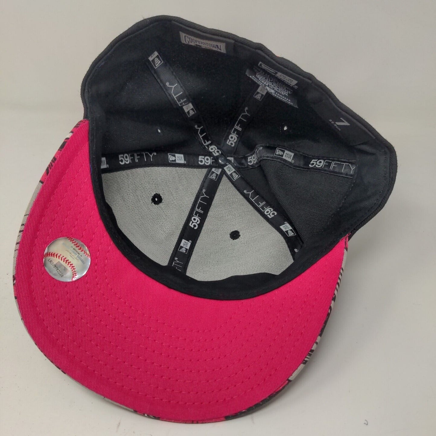 New Era Men's Fitted Hat Black Size 7 55.8CM Chicago White Sox Logo Cooperstown