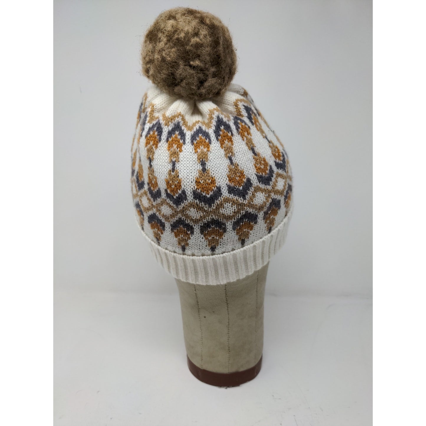 Muk Luks Beanie Winter Hat Pom Pom White Brown Acrylic Wool Blend