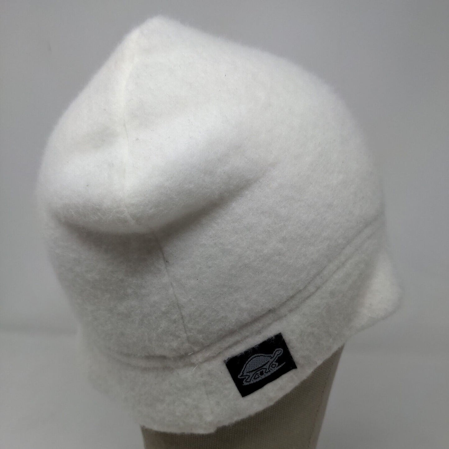 Unbranded Men's Knit Beanie Hat White Acrylic Vintage Made USA Turtle Logo