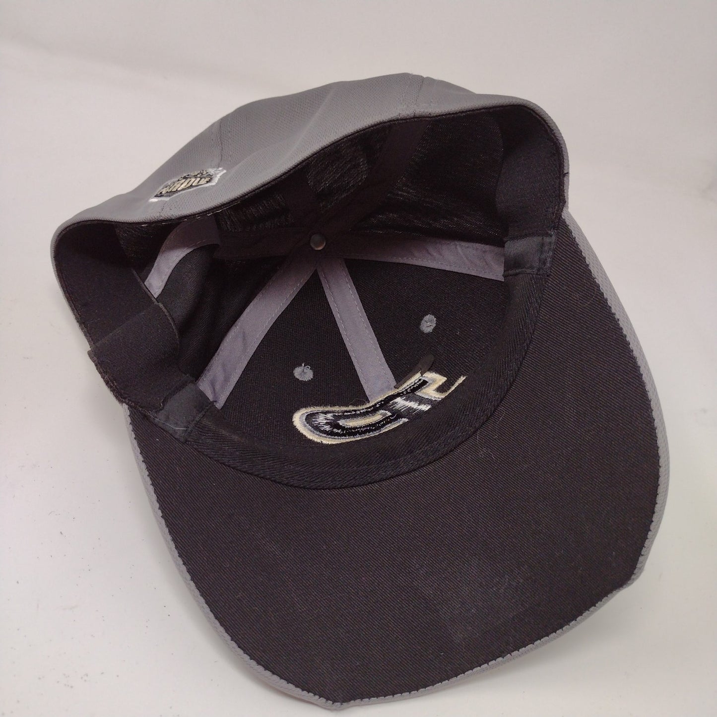 Captivating Purdue Boilermakers Hat Gray Black Stripes Embroidered Logo Train