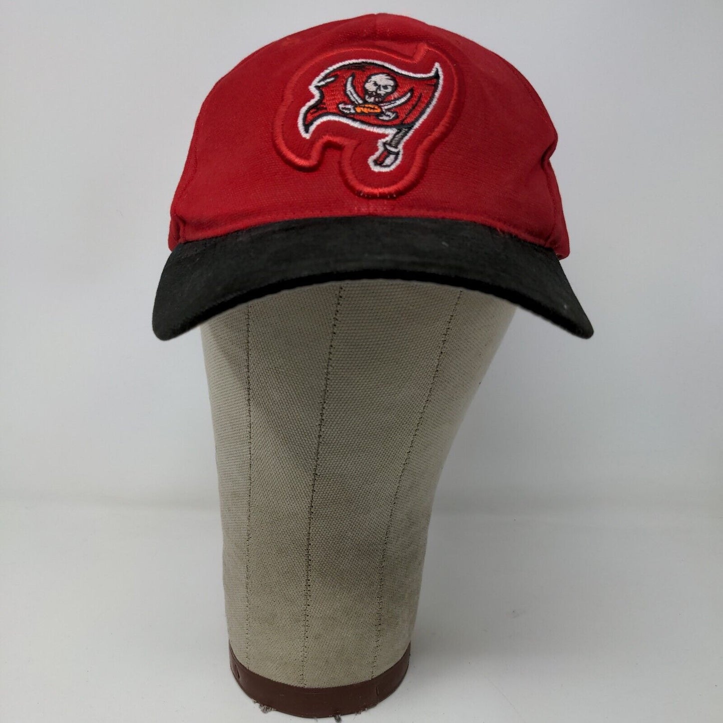 Starter Mens NFL Pro Line Tampa Bay Buccaneers Strapback Hat Red Embroidered