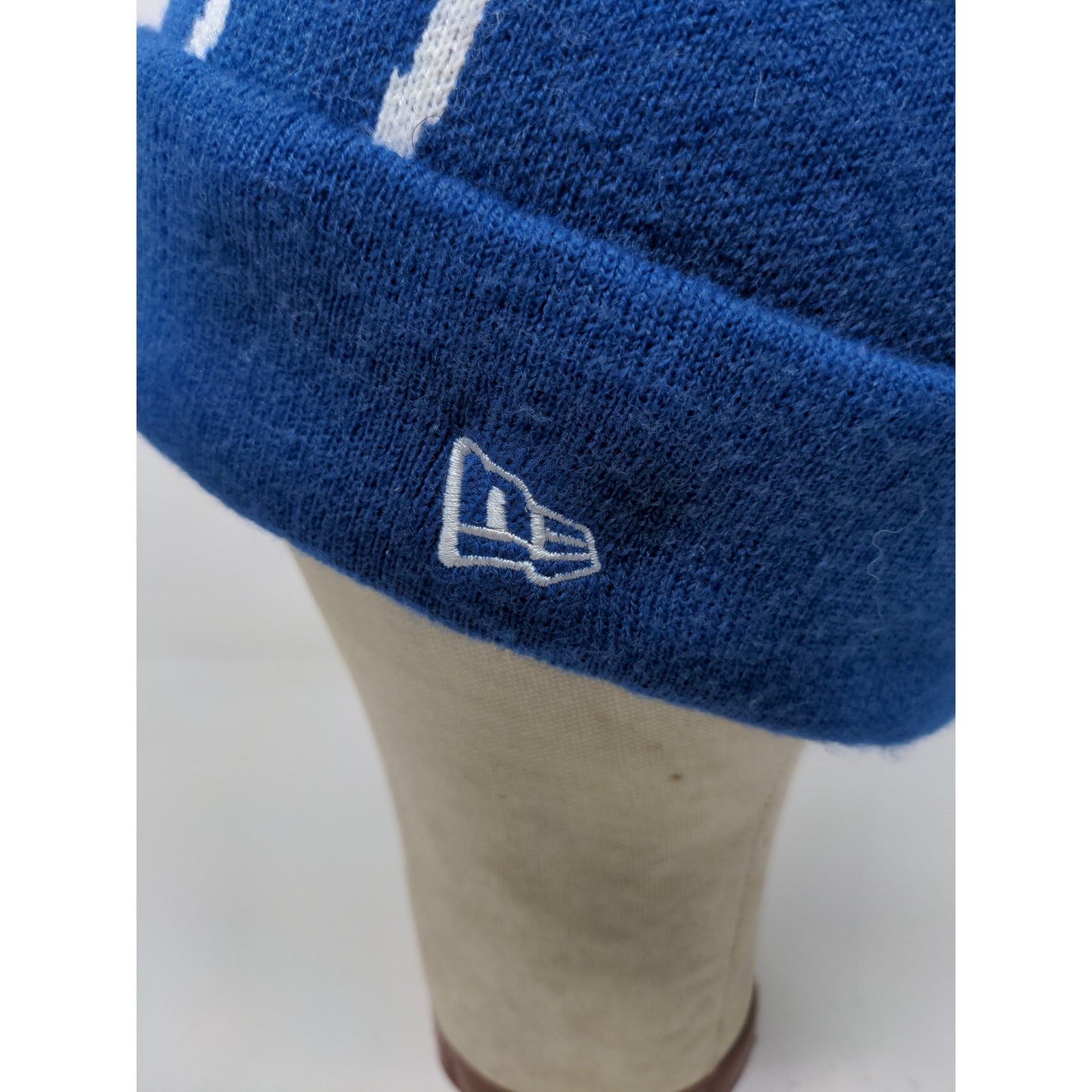 New Era NFL Indianapolis Colts Football Beanie Hat Embroidered Logo Pom Pom Blue
