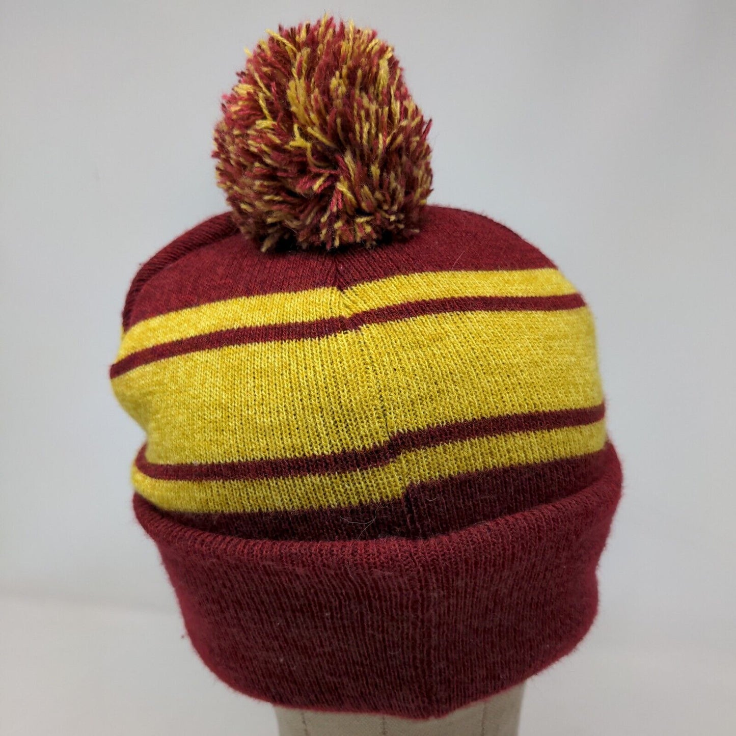 Harry Potter Boys Hogwarts Alumni Beanie Hat Red Yellow OSFM 14+ Fleece Lined