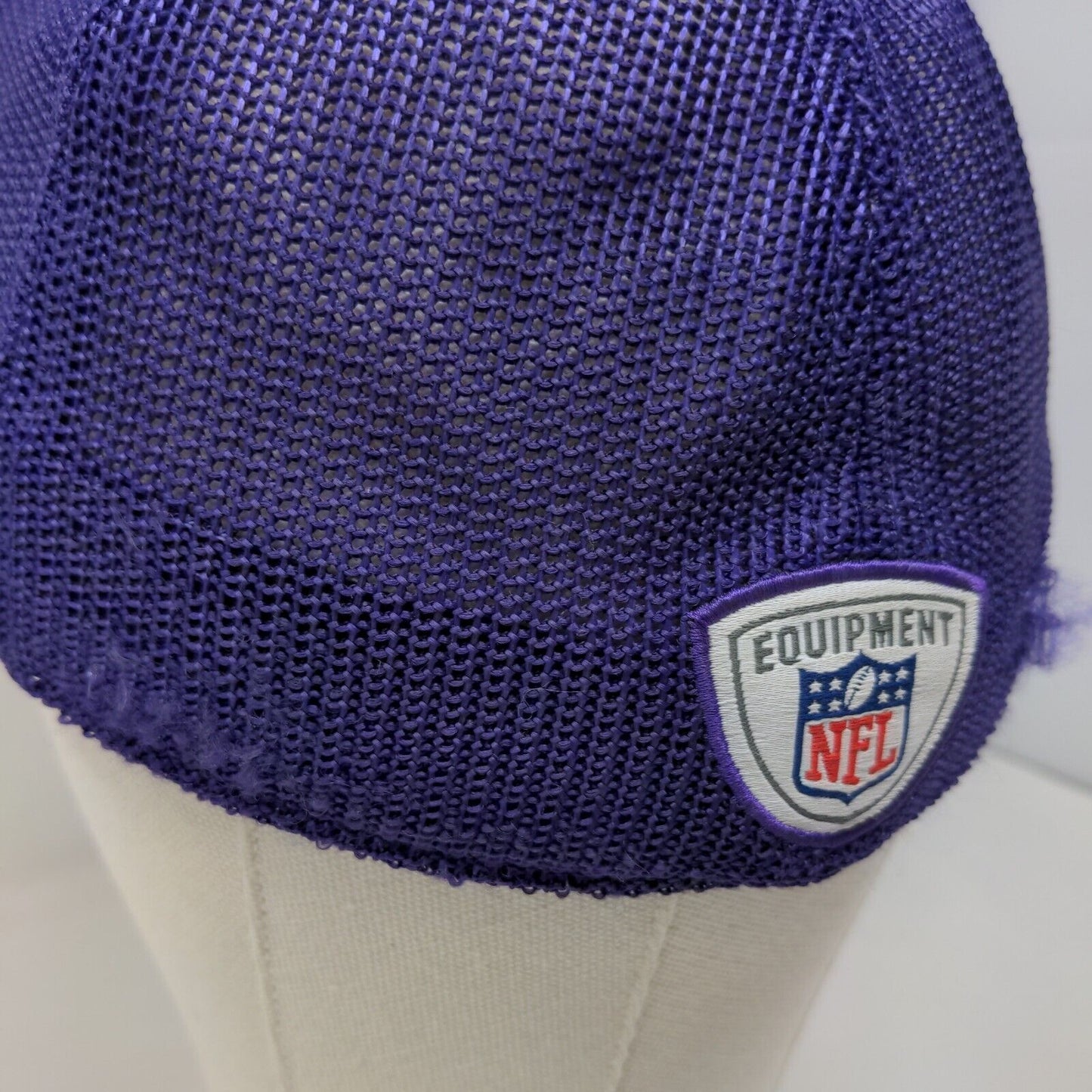 Reebok NFL OnField Men's Fitted Hat Purple Size L/XL Minnesota Vikings Mesh Back