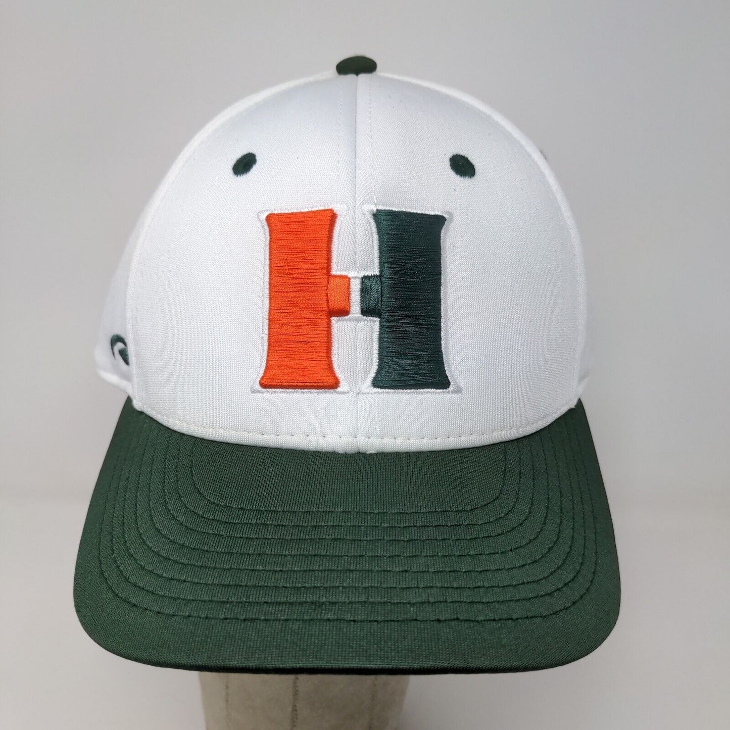 International Harvester IH Mens Fitted Hat White Green Size L/XL Embroidered