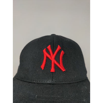 Youth MLB New York Yankees Flexfit Hat Black & Red Embroidered Logo