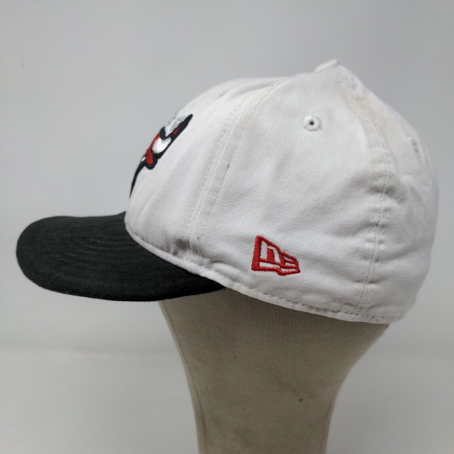 New Era Men's NBA Chicago Bulls Fitted Hat White Black Size 7 3/8 Embroidered