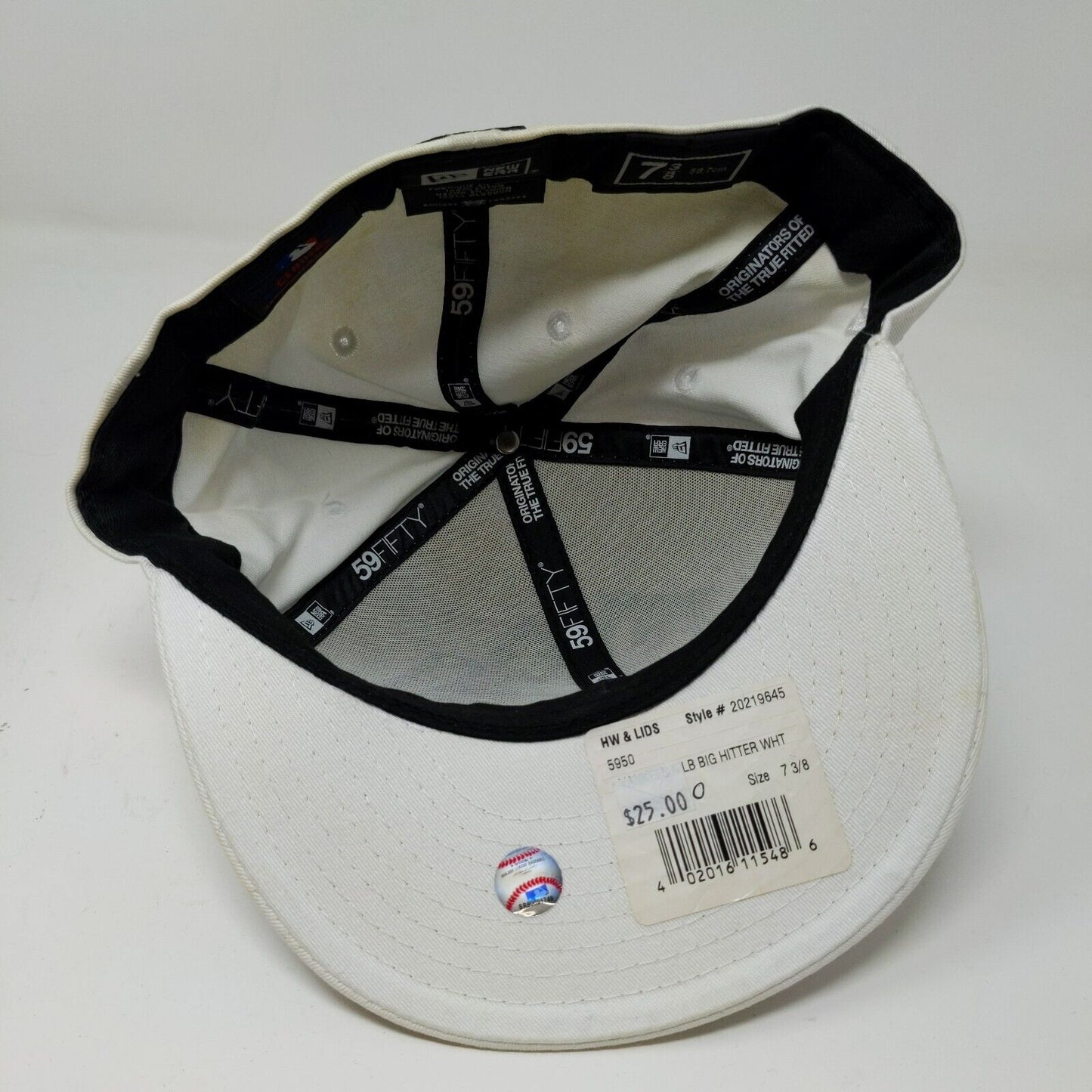 New Era Men's MLB New York Yankees Fitted Hat White Size 7 3/8 Distressed