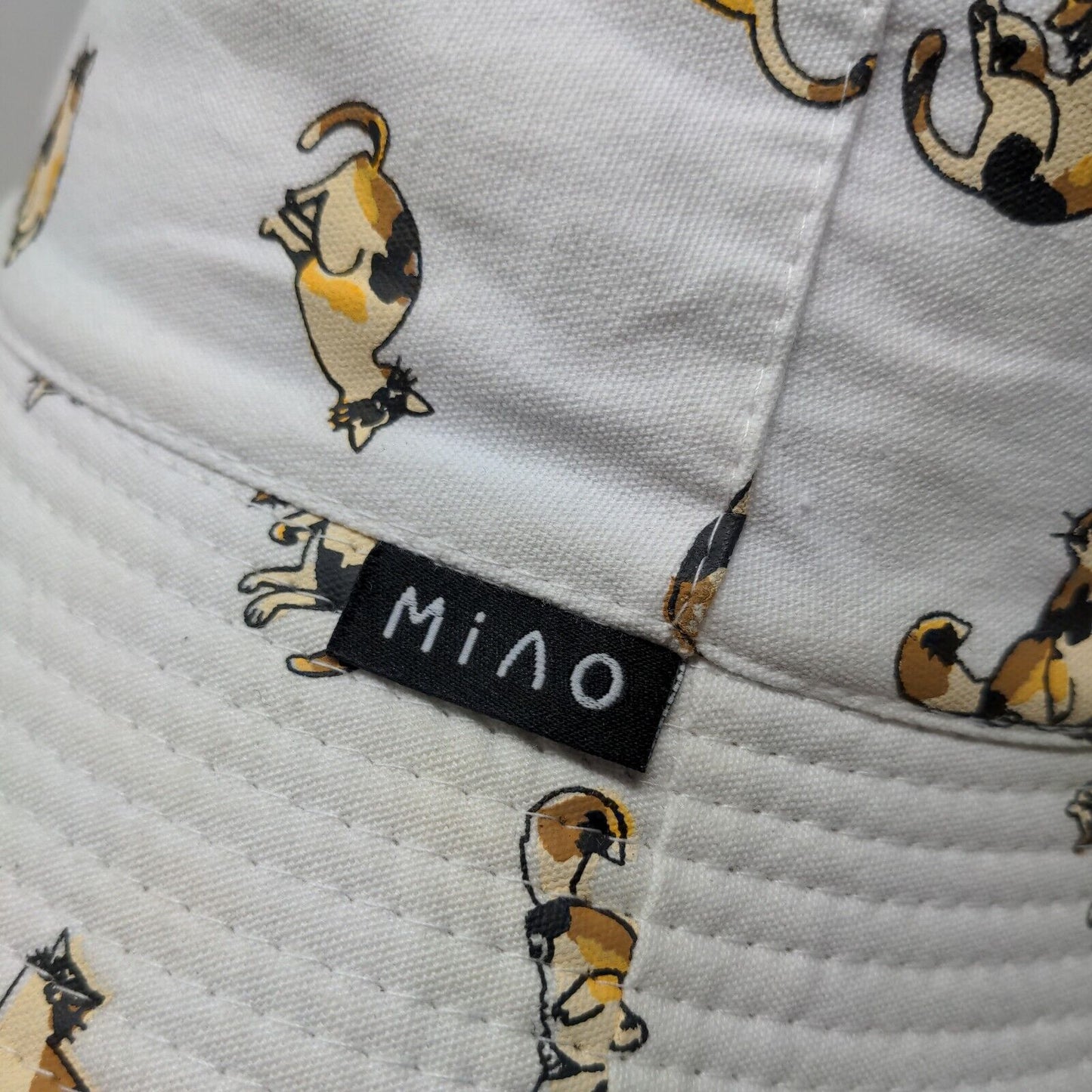 Mino Women's Bucket Hat White All Over Print Cat Graphic Reversible