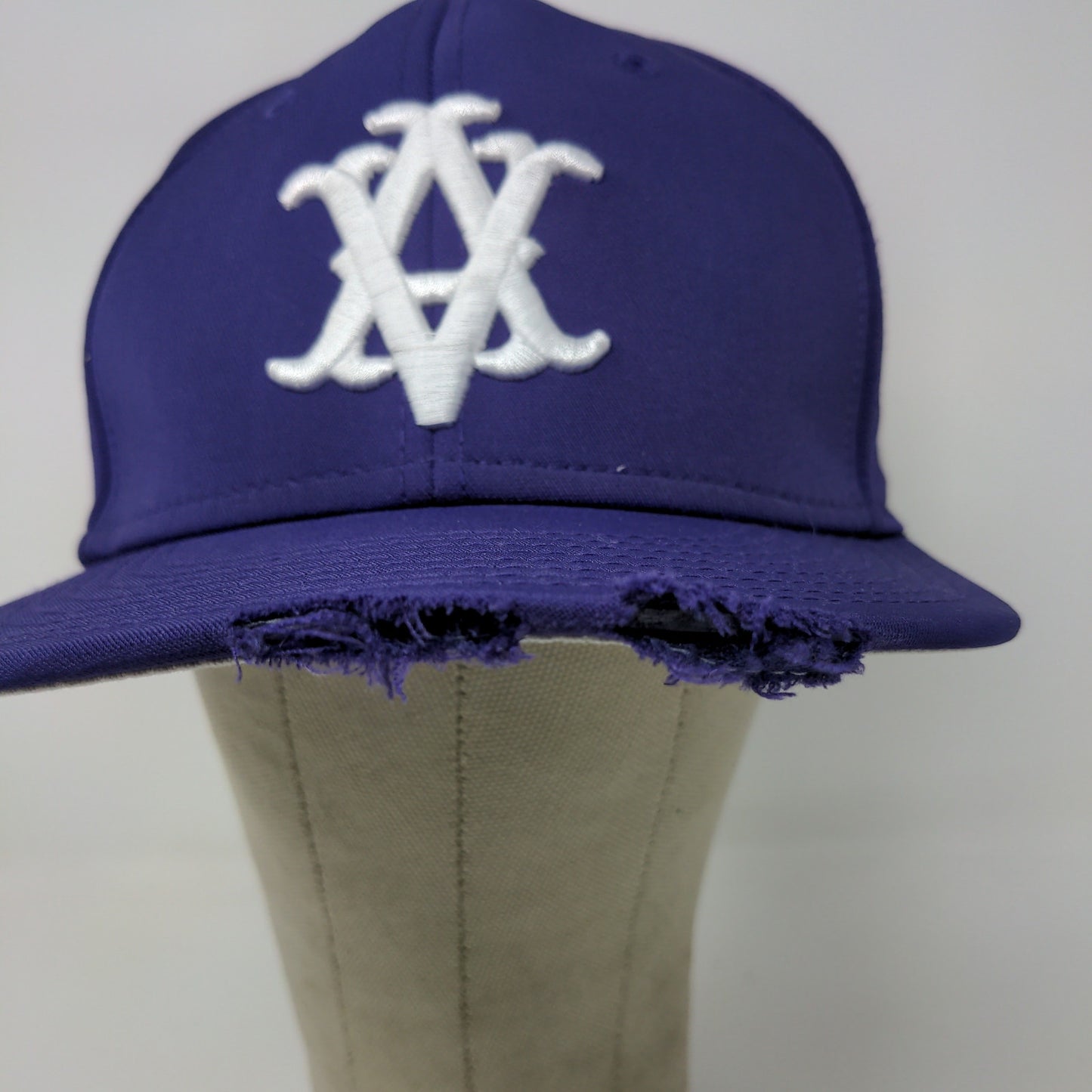 Under Armour Fitted Hat Distressed Size Small Purple Embroidered AV