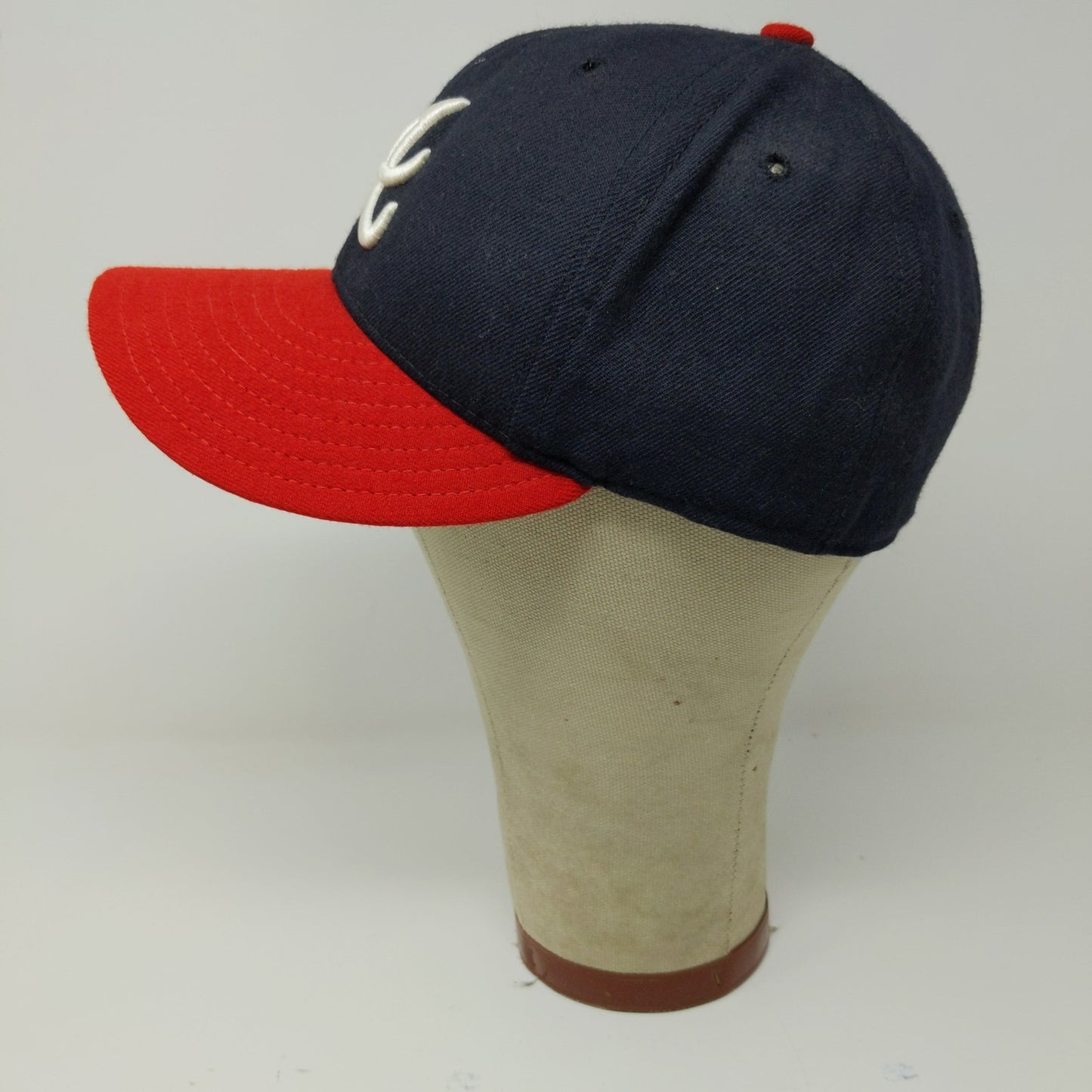 Vintage New Era 59Fifty MLB Atlanta Braves Fitted Hat Size 7 Embroidered Logo