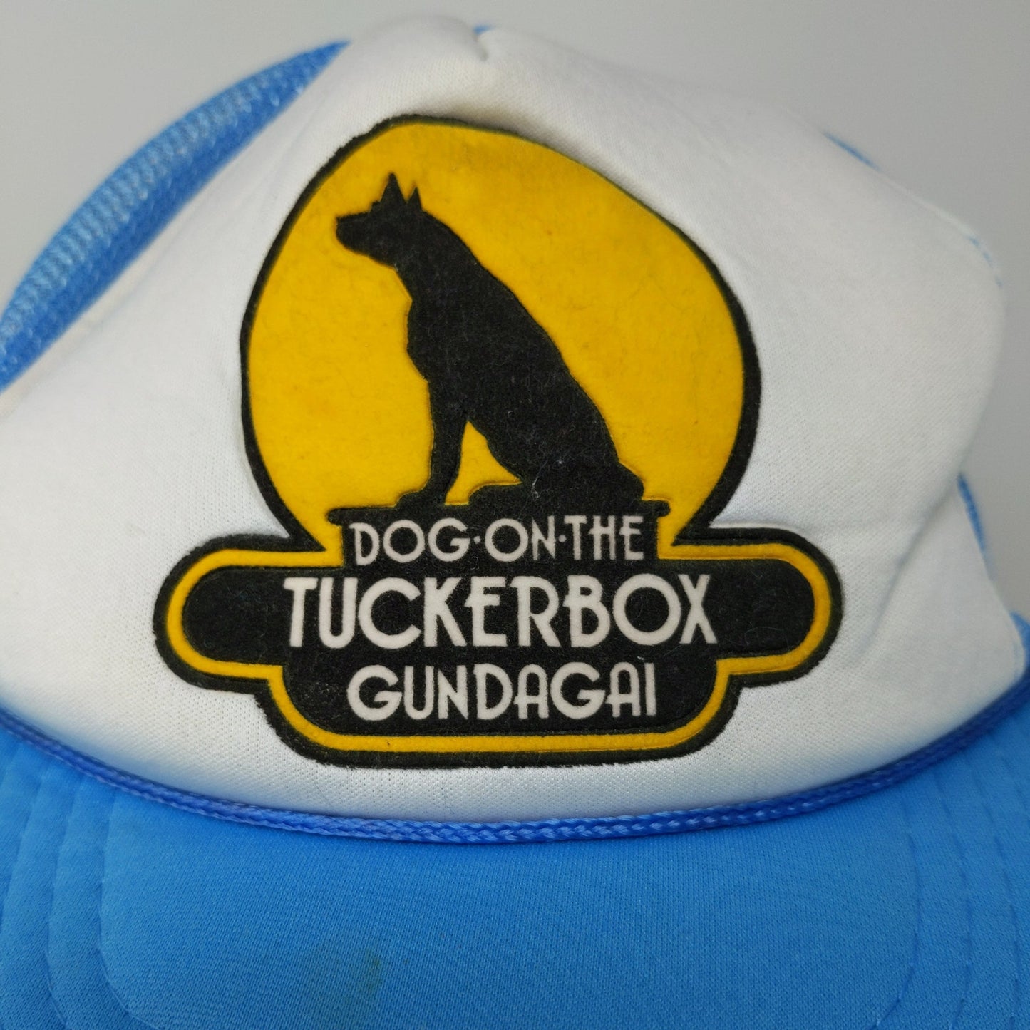 Dog on the Tuckerbox Gundagai Australia Snapback Meshback Hat Blue White