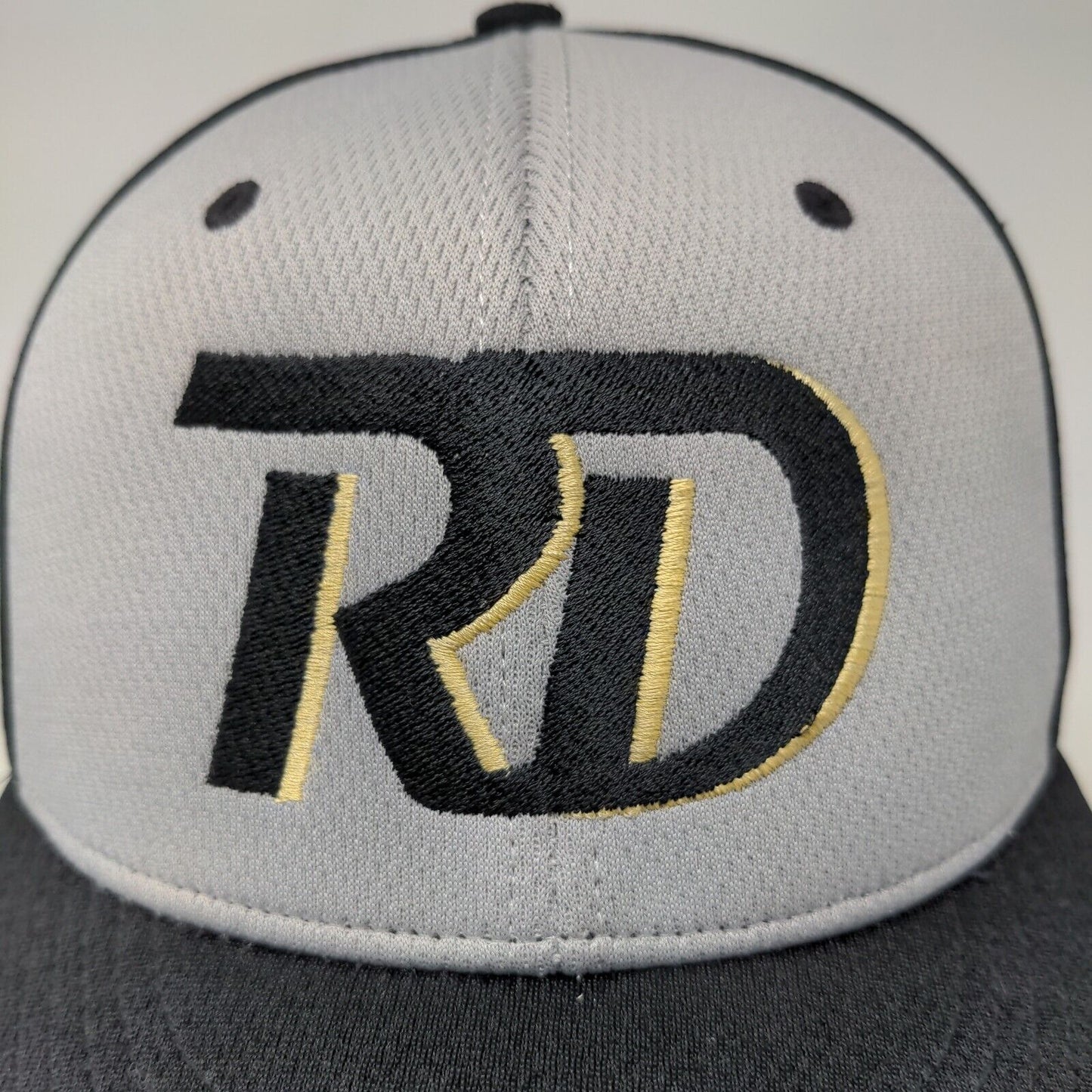 Richardson Men's Fitted Hat Black Gray Size Small-Medium Embroidered