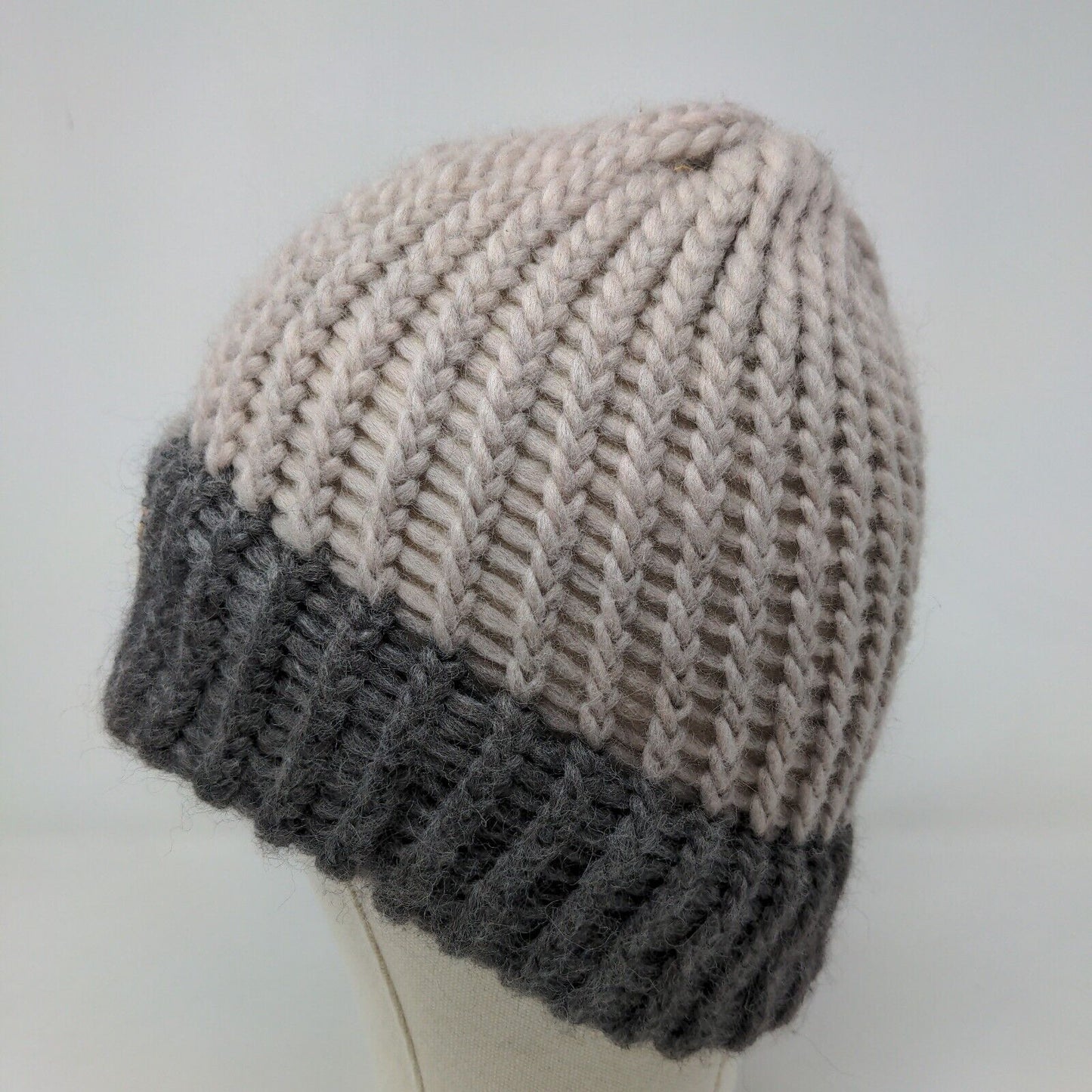 Unbranded Men's Knit Beanie Ski Cap Hat Gray Multicolor Patch Circle H Logo