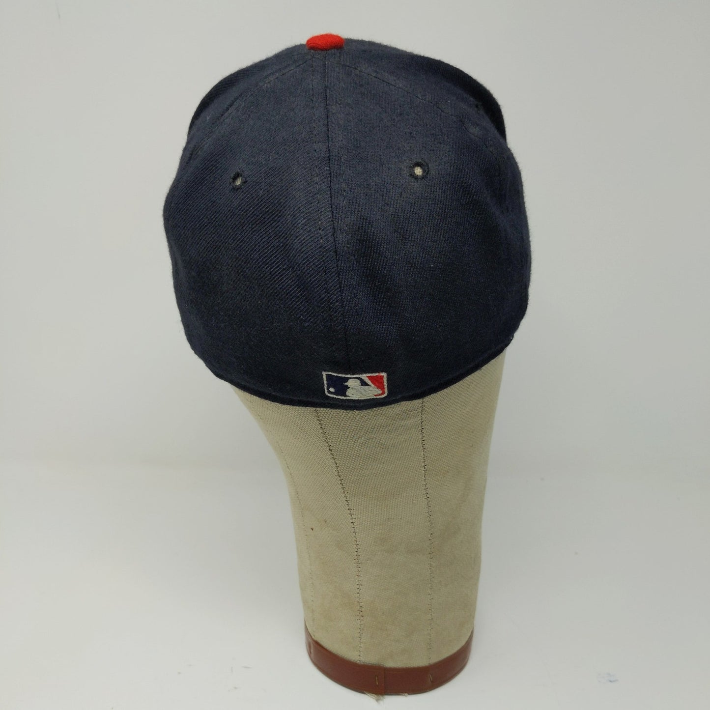 Vintage New Era 59Fifty MLB Atlanta Braves Fitted Hat Size 7 Embroidered Logo