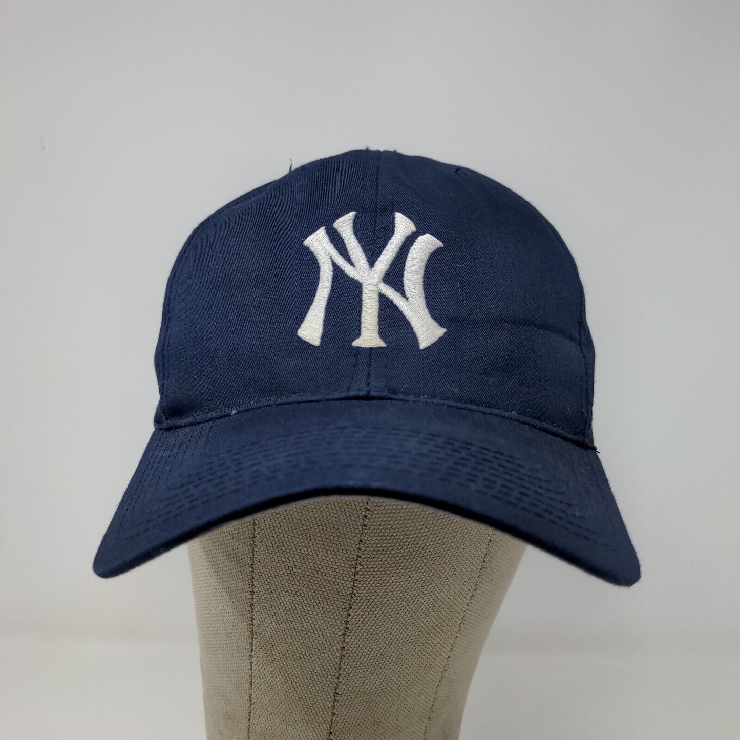 Signatures Men's Snapback New York Yankees Hat Cap Blue OSFA Embroidered Logo