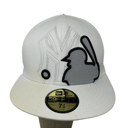 New Era Men's MLB New York Yankees Fitted Hat White Size 7 3/8 Distressed