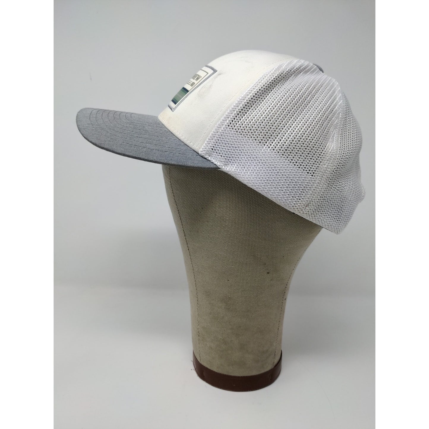 Travis Mathew Mesh Back Snapback Hat 110 One Ten FlexFit White & Gray Adjustable