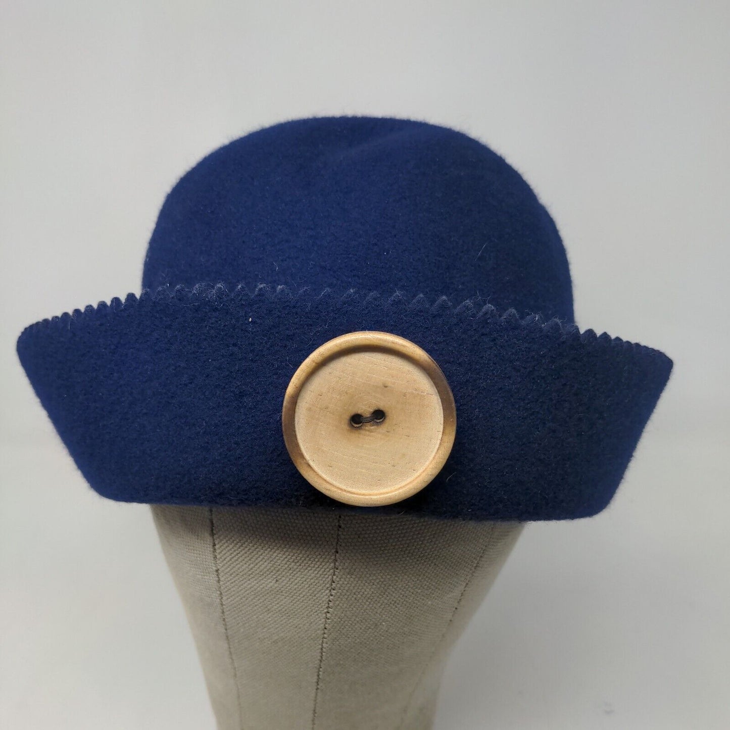 Street Smart by Betmar Women's Wool Felt Cap Hat Blue Big Button Vintage USA