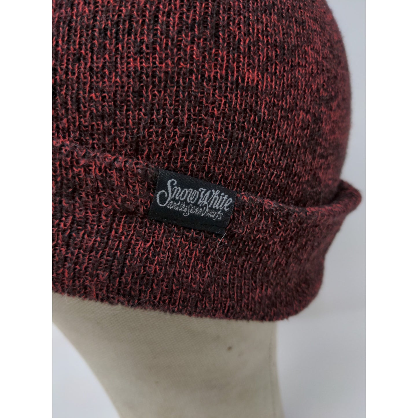 Disney Loungefly Someday My Prince Will Come Snow White Beanie Hat Red & Black