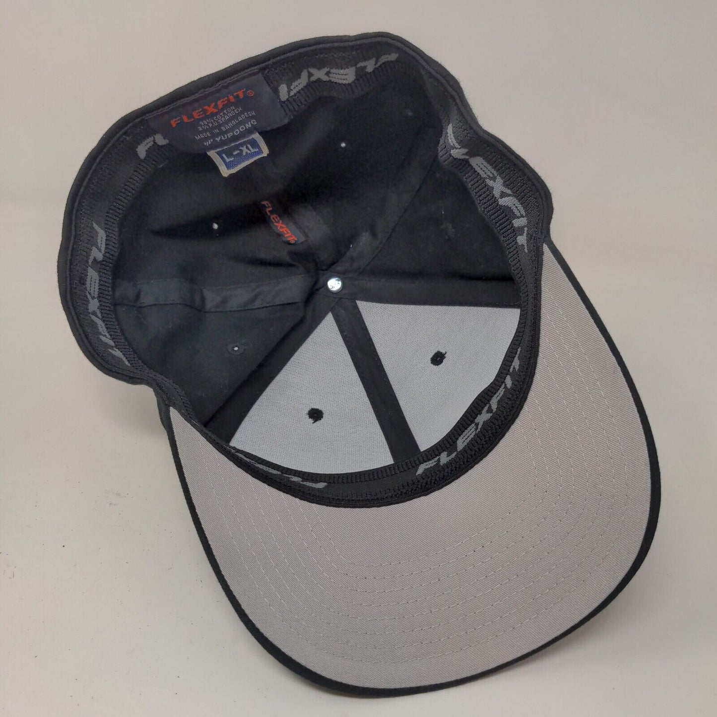 Yupoong Men's FlexFix Fitted Hat Black Size L-XL Blank Cotton Spandex Blend