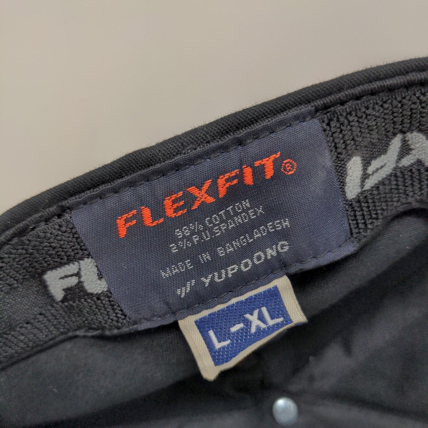 Yupoong Men's FlexFix Fitted Hat Black Size L-XL Blank Cotton Spandex Blend