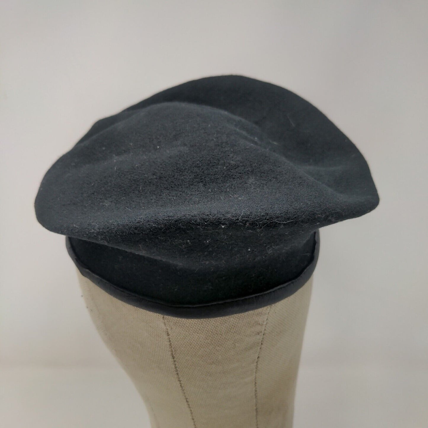 DSCP Men's Garrison Collection Military Army Beret Hat Black Patch