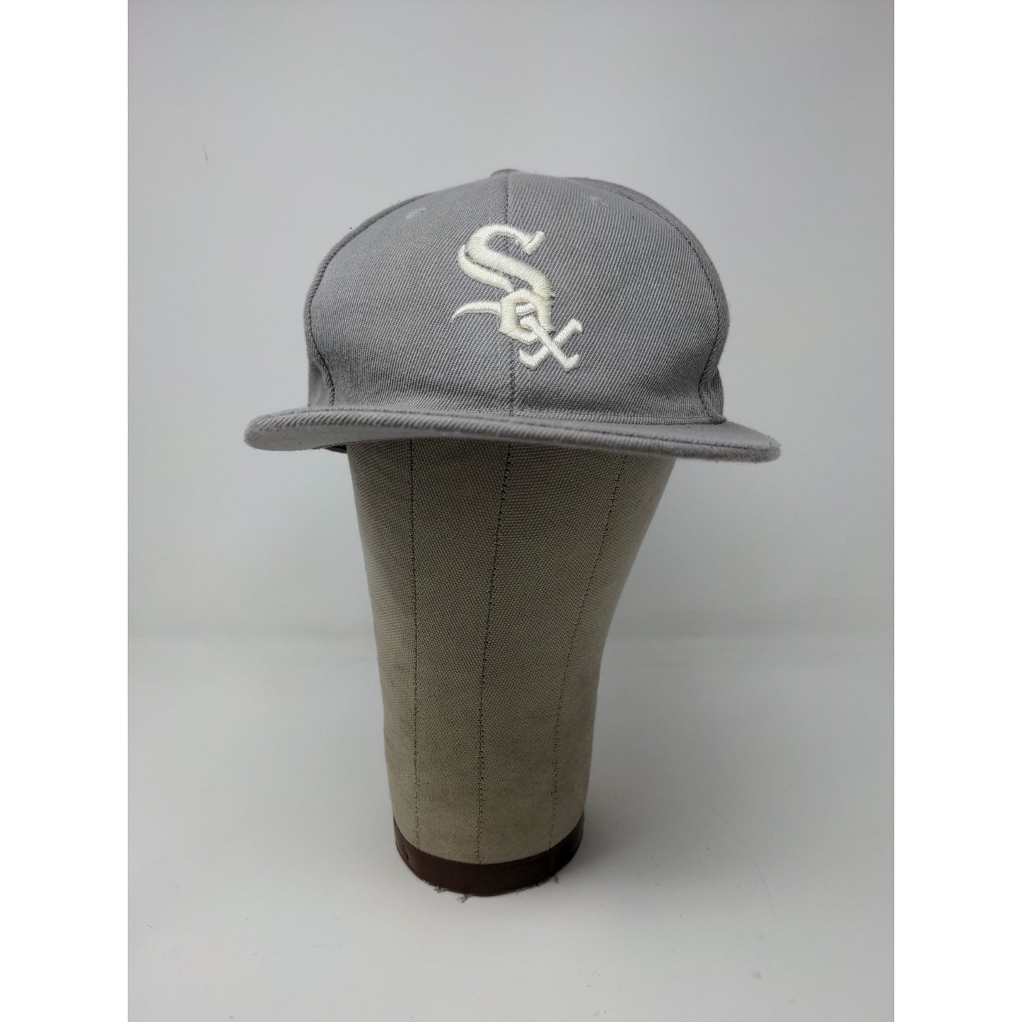 MLB Chicago White Sox Fitted Hat Size 7 3/8 Gray Big Bear Cap Embroidered Logo