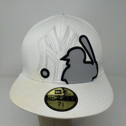 New Era Men's MLB New York Yankees Fitted Hat White Size 7 3/8 Distressed