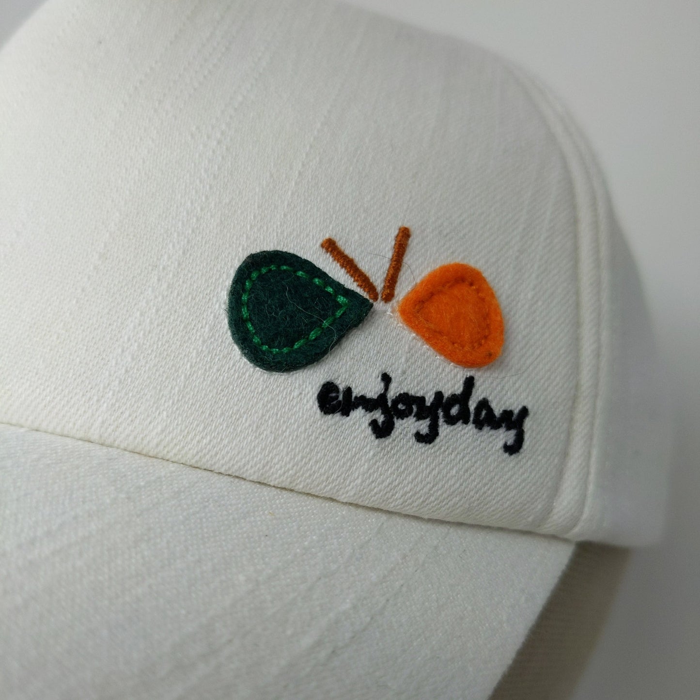 Enjoyday Snapback Hat Embroidered Butterfly White Size 53-55 CM