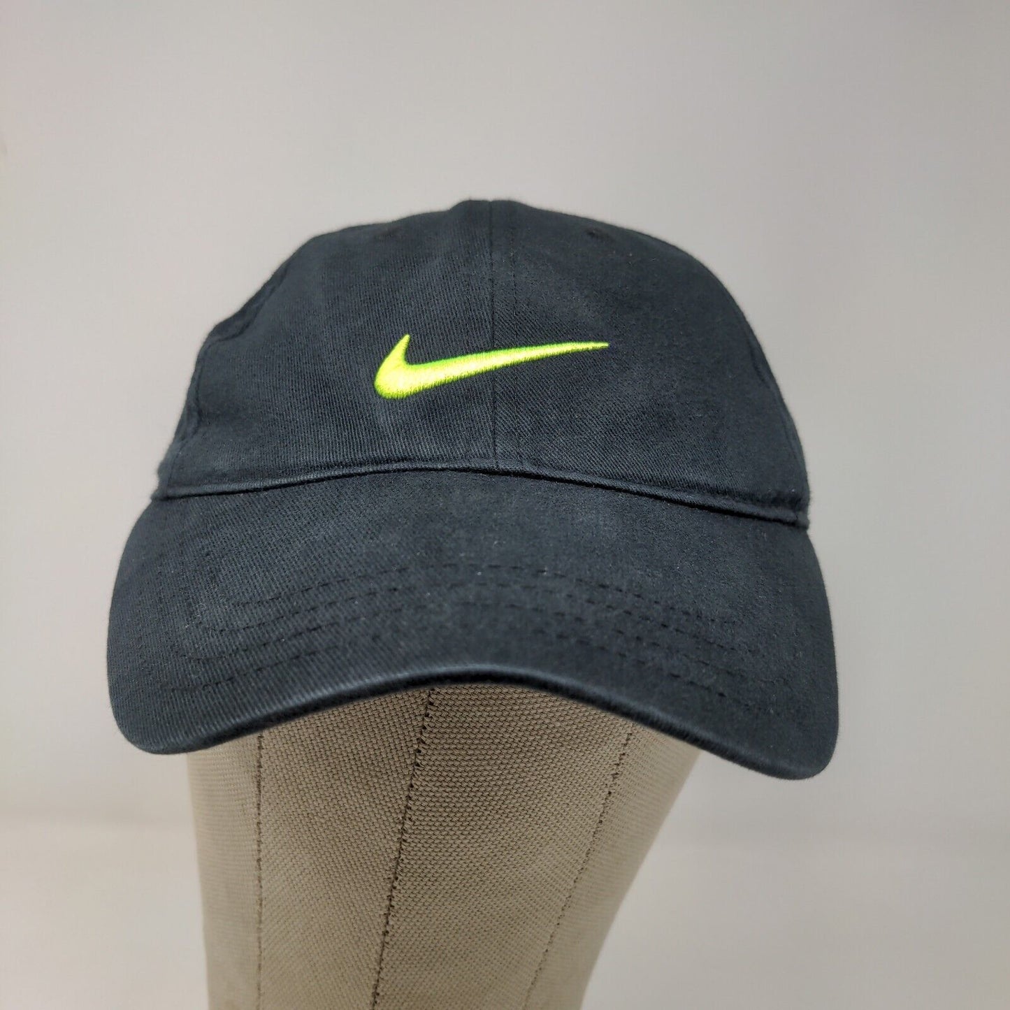 Nike Boy's Strapback Hat Black Size 4-7 100% Cotton Embroidered Swoosh Logo