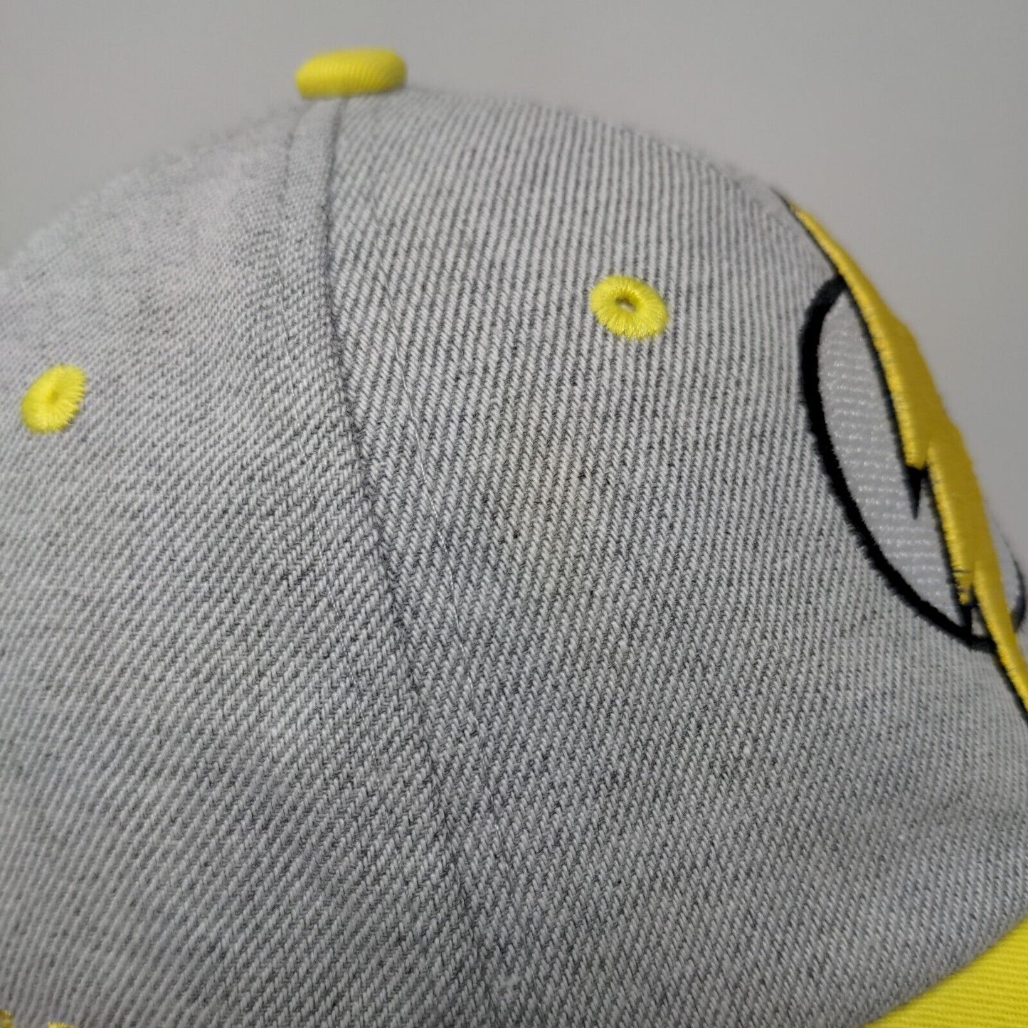 Six Flag Men's Strapback Hat Gray Yellow Embroidered The Flash Lightning Logo