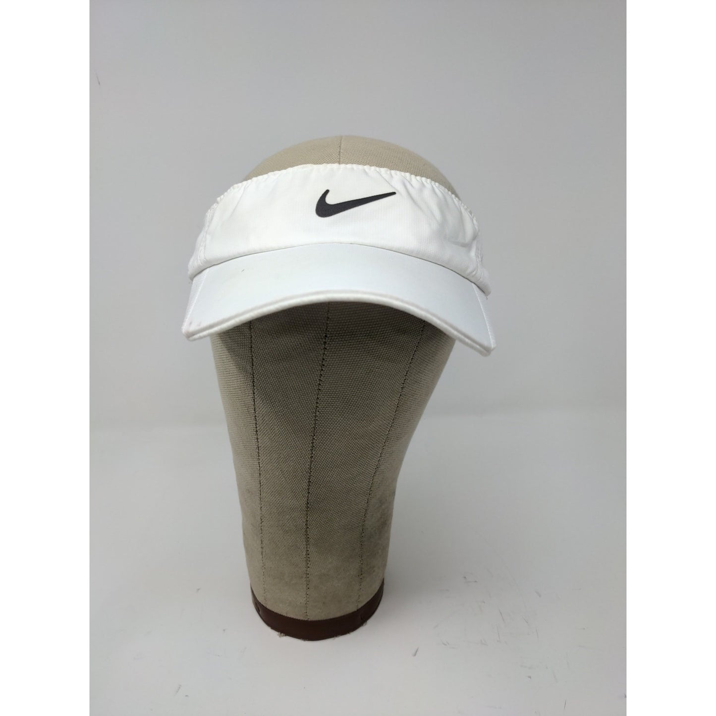 Nike Golf Visor OSFA Strapback White Black Embroidered Swoosh