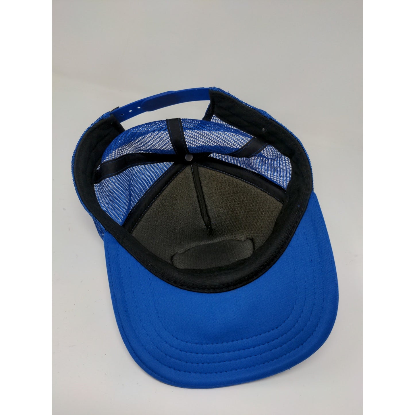 Vans Off the Wall Marca Mas Fina Snapback Mesh Back Trucker Hat Blue & White