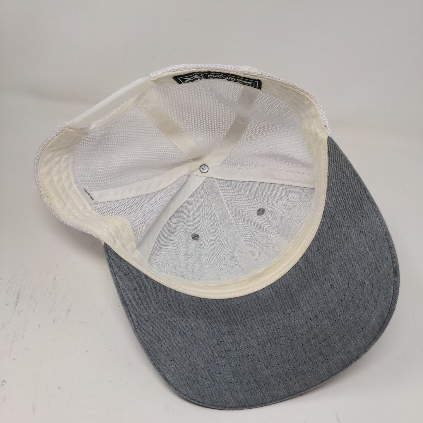 Richardson Mens Gnarlhorn Snapback Mesh Back Hat White Gray Adjustable