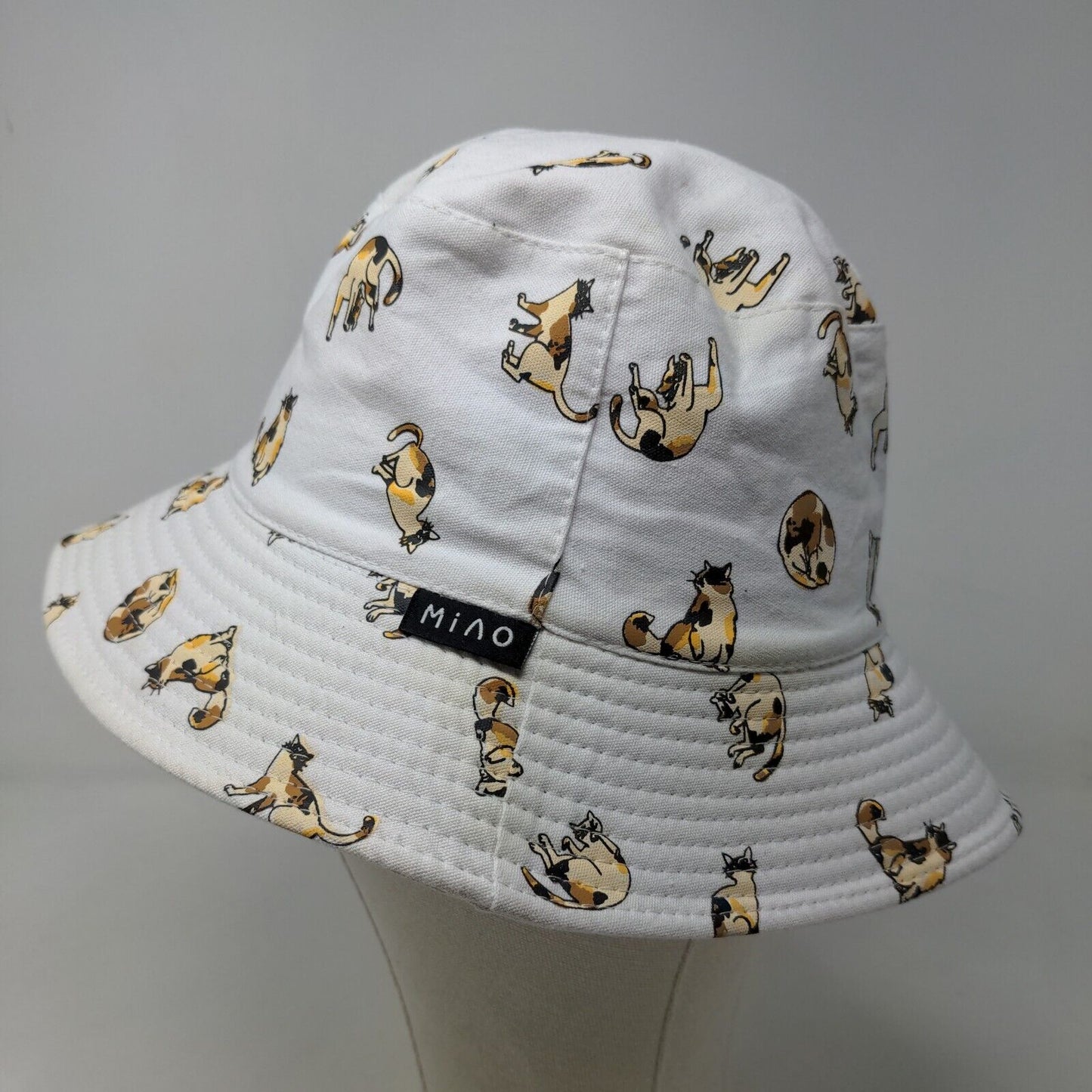 Mino Women's Bucket Hat White All Over Print Cat Graphic Reversible