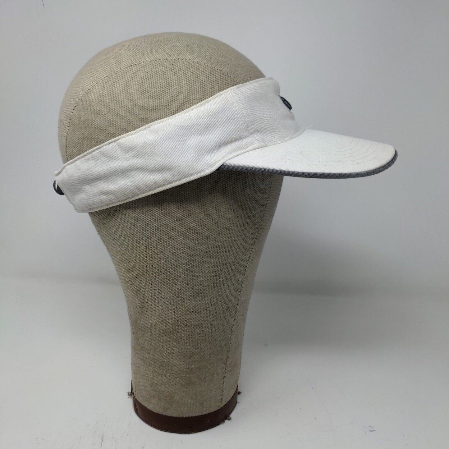 Nike Mens Strapback Sun Visor Hat White OSFA Strapback Embroidered Logo Swoosh