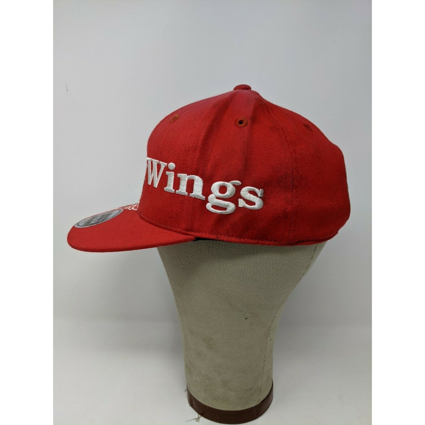 Detroid Red Wings NHL Hat Cap Reebok 210 Fitted 6 7/8 - 7 1/4 Embroidered