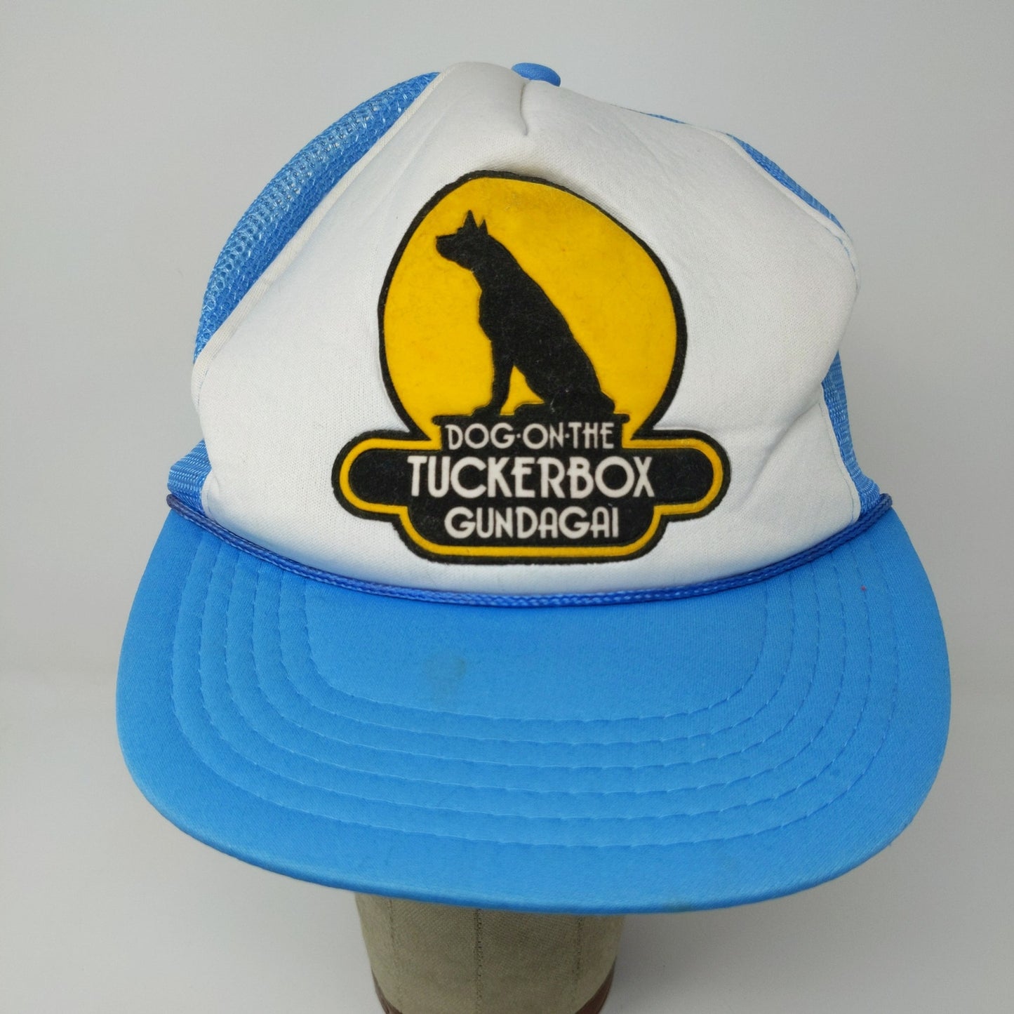 Dog on the Tuckerbox Gundagai Australia Snapback Meshback Hat Blue White